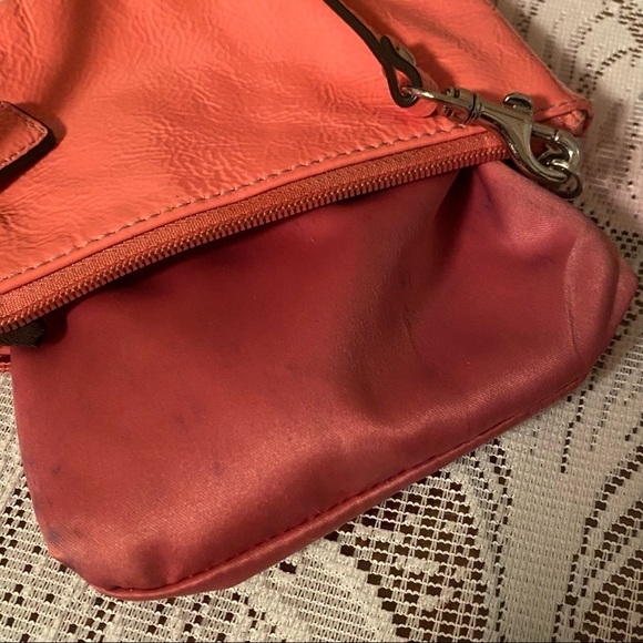 Coach Patent Leather Wristlet coral/pink - Picture 3 of 11